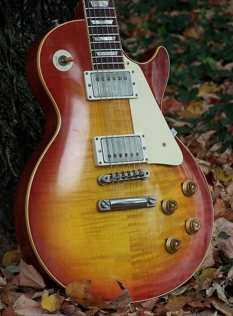 Light Brown Rosewood Fingerboards on Gibson Custom Shop Models